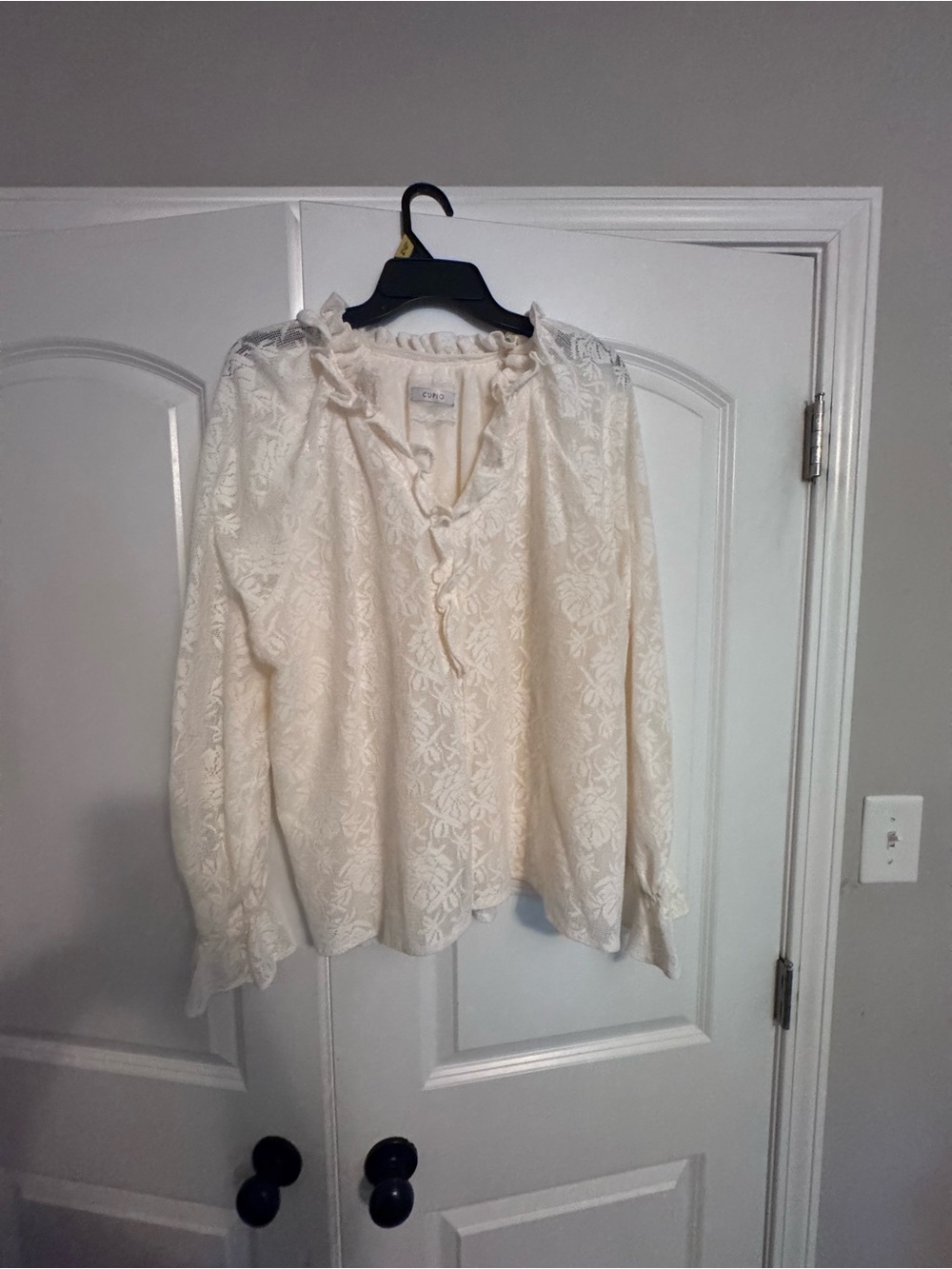 Cupio Cream Ruffled Floral Lace Blouse